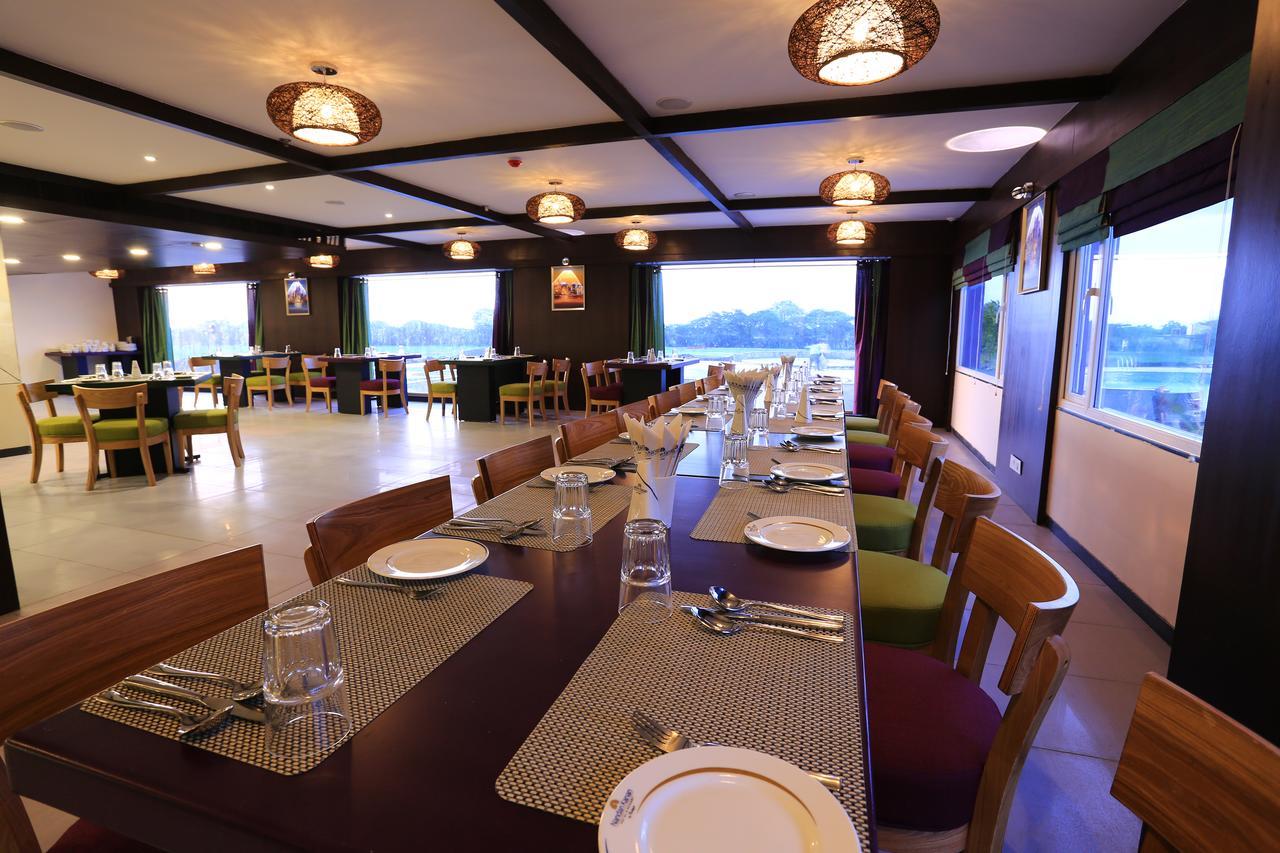 Nandan Kanan Hotel & Resort Sipra Экстерьер фото