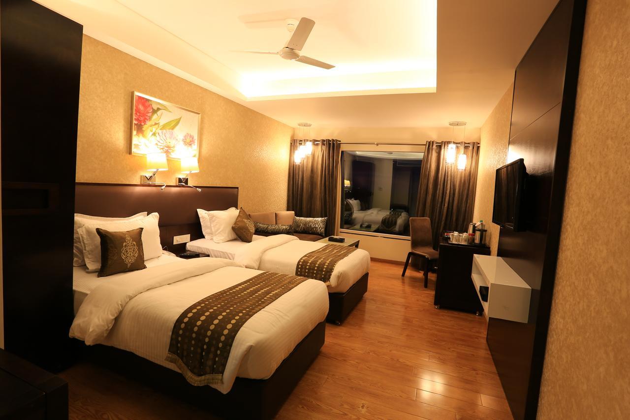 Nandan Kanan Hotel & Resort Sipra Экстерьер фото