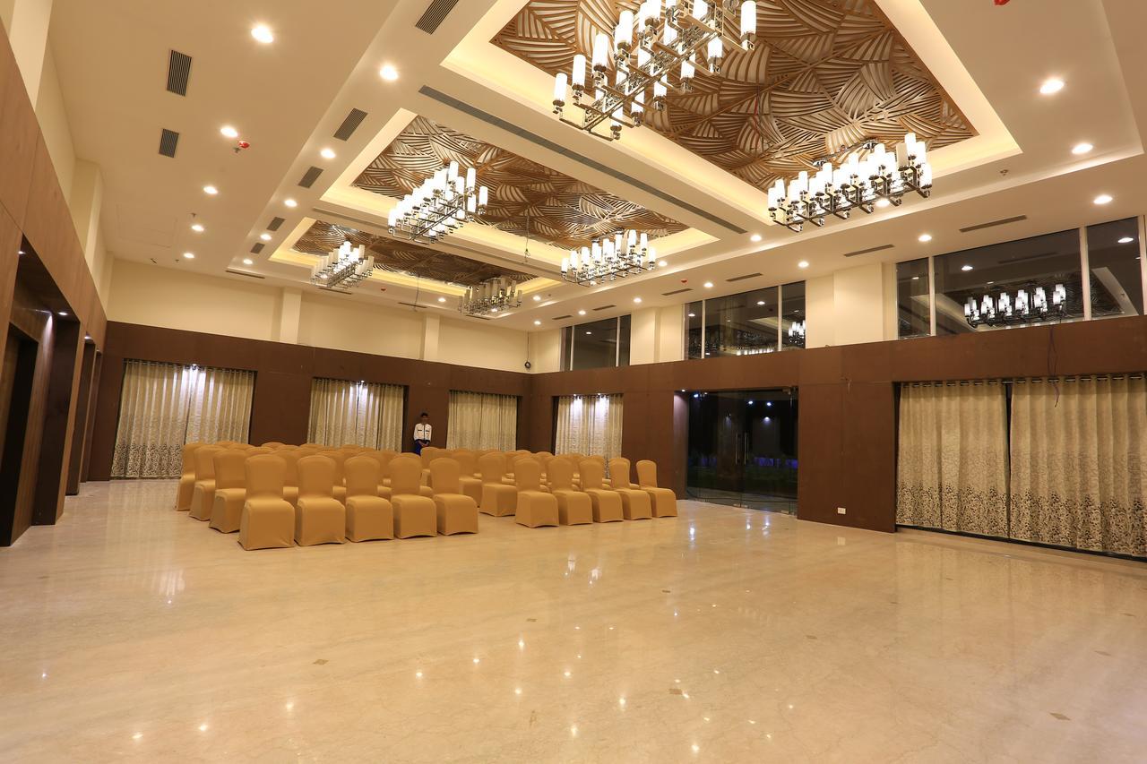 Nandan Kanan Hotel & Resort Sipra Экстерьер фото