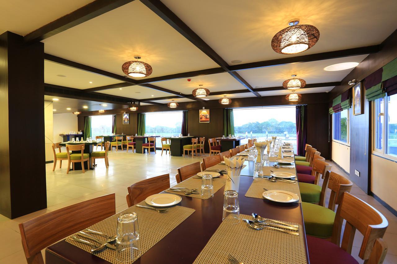 Nandan Kanan Hotel & Resort Sipra Экстерьер фото