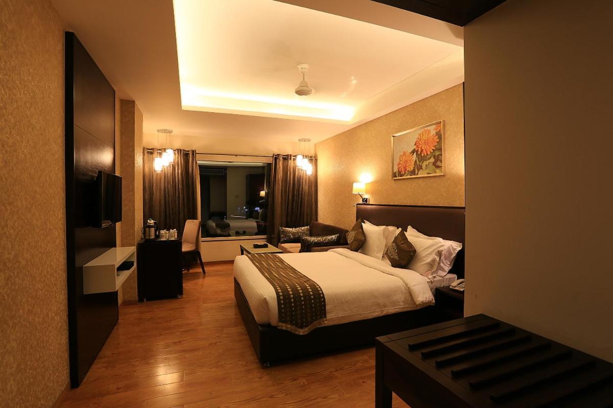 Nandan Kanan Hotel & Resort Sipra Экстерьер фото